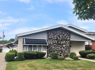 11016 S Kilbourn Ave, Oak Lawn, IL 60453