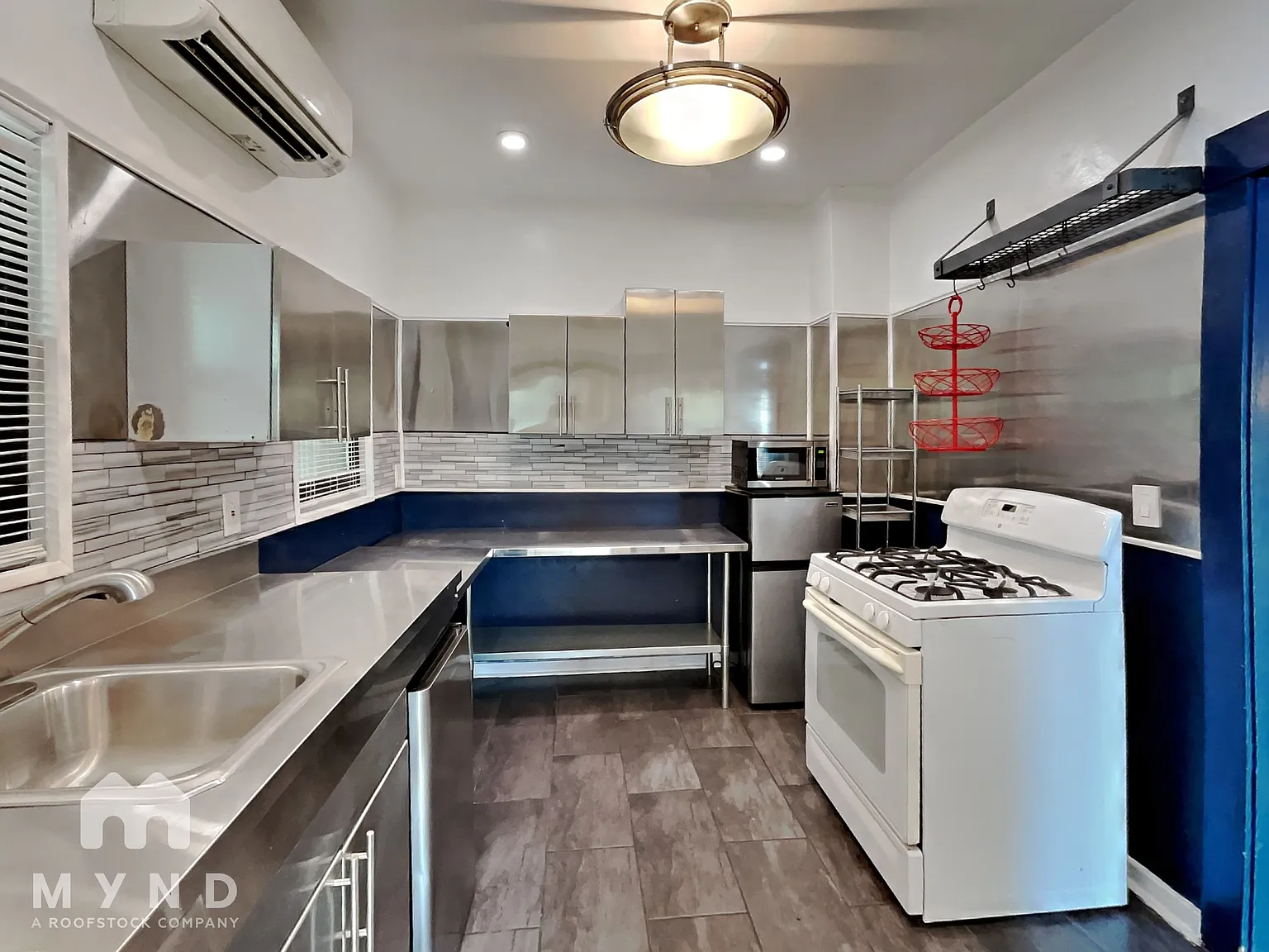 1 bed, 1.0 bath, 1056 sqft, $1,125 — Photo 3