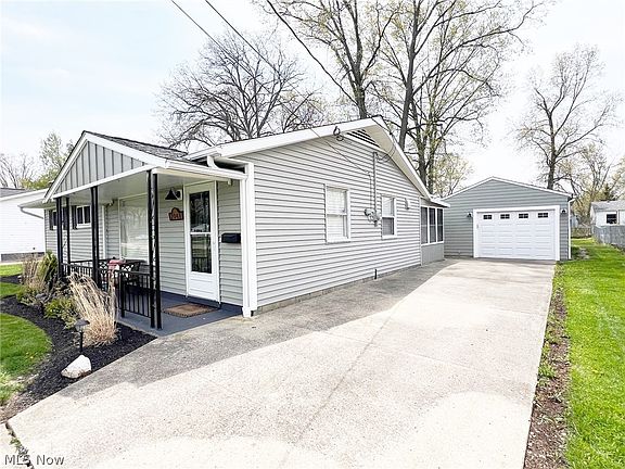 3rd image of 2048 E 37th St
