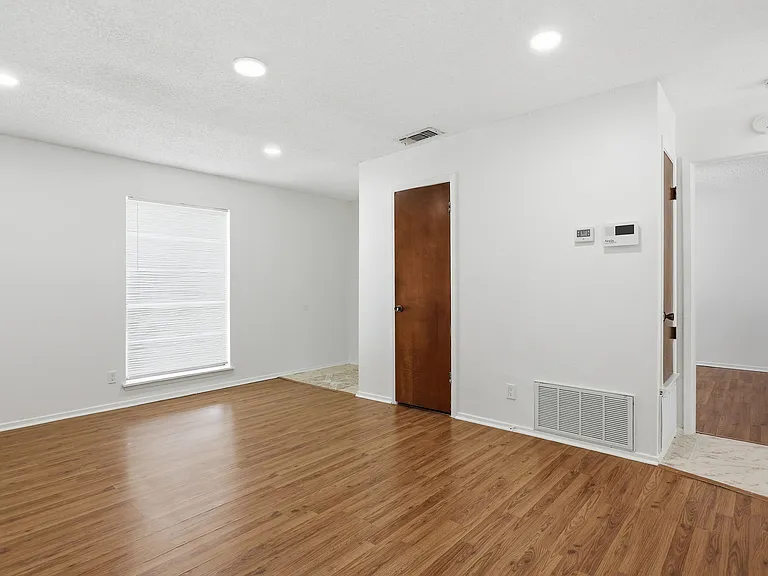4911 Arbor Ridge Dr — Photo 5