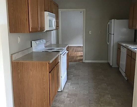 3rd image of 230 Parrish Ave