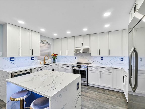 4th image of 8113 SW 23rd Court #25A