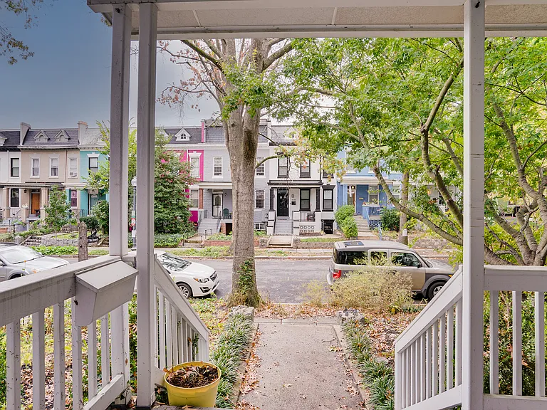 Keefer Pl NW — Photo 39
