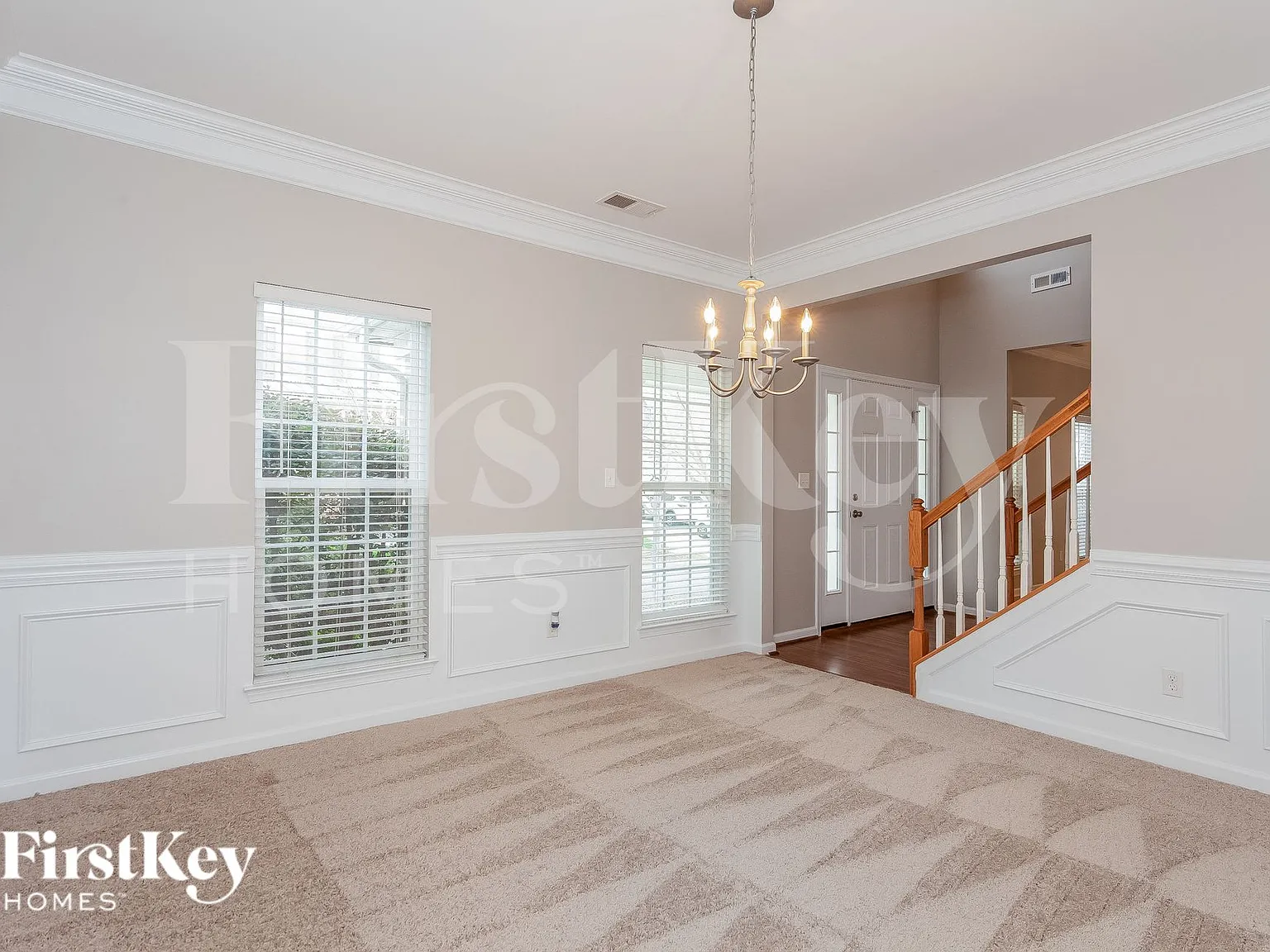 5 bed, 2.5 bath, 2487 sqft, $2,240 — Photo 4