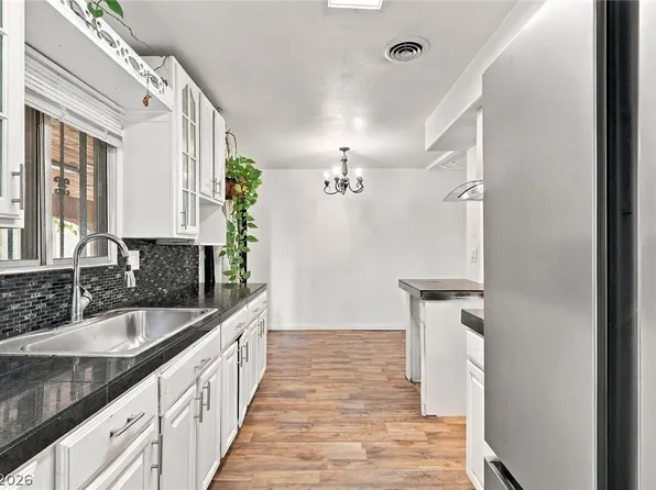 2828 Willoughby Ave, Las Vegas, NV 89101