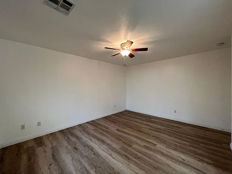 5561 Anticipation Ct — Photo 13