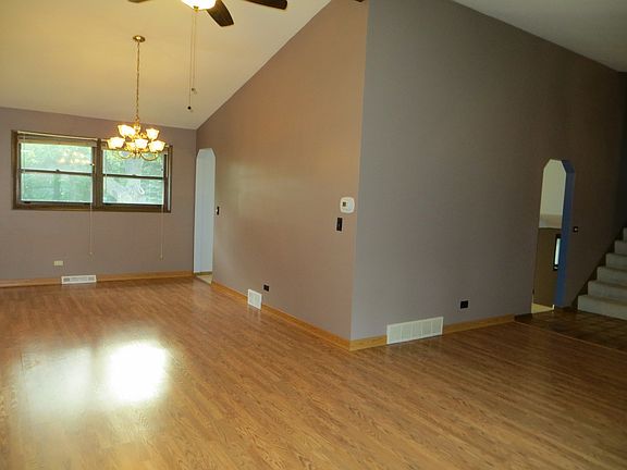 3rd image of 676 Alice Dr