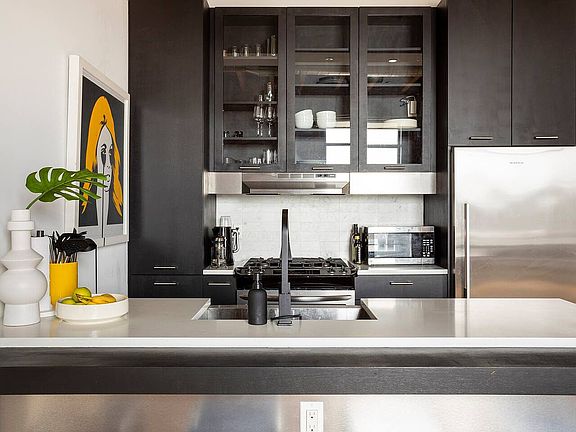 5th image of 139 N 10th St APT 5G