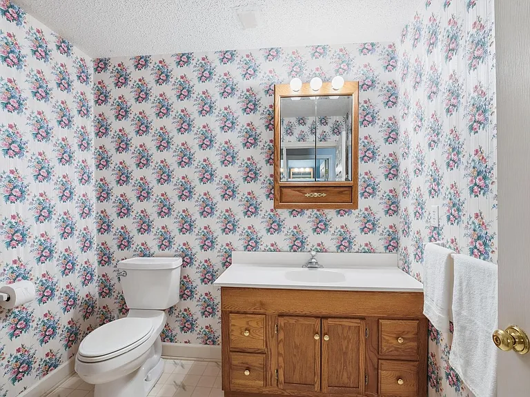 2726 Pheasant Run St — Photo 11