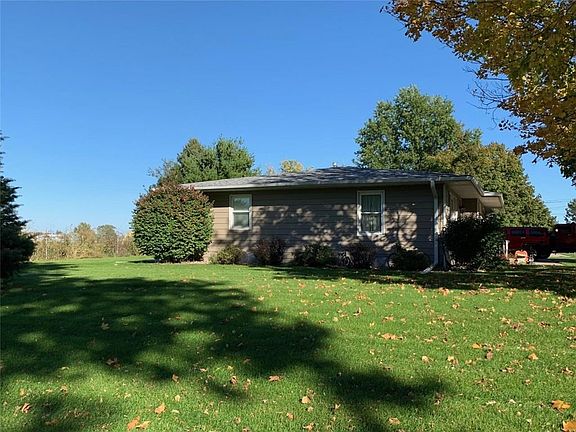 3rd image of 613 Long Lane Dr
