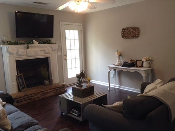 4th image of 32 Westwood Ct