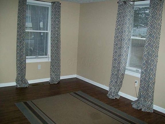 4th image of 627 W Hubert Ave