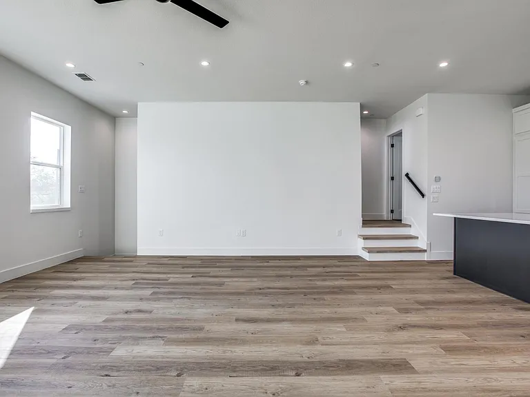 2143 Mail Ave #103 — Photo 8