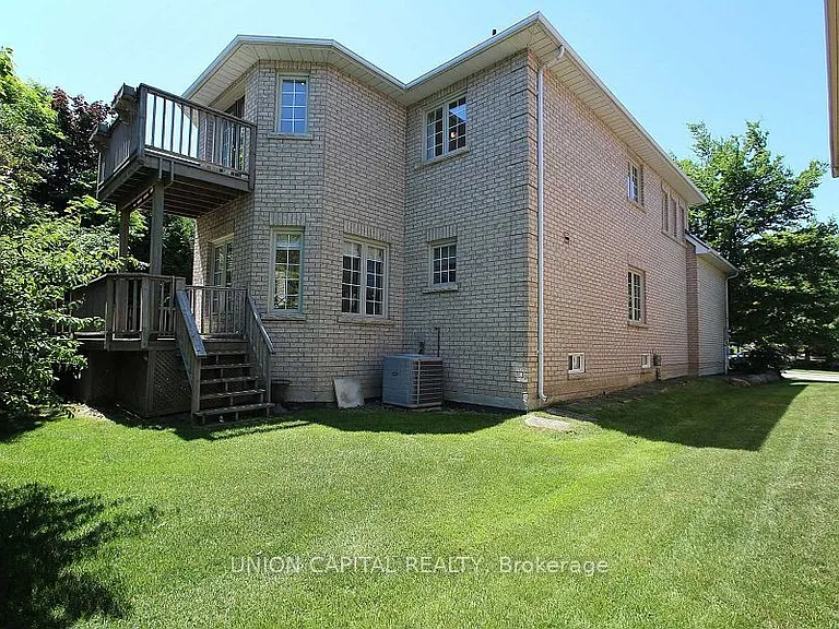 75 Langtry Pl — Photo 32