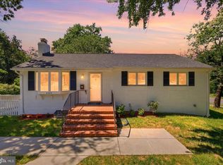 5308 Pender Ct, Alexandria, VA 22304
