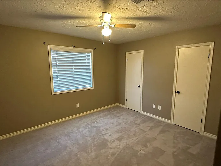 8607 Knoll Forest Dr — Photo 13