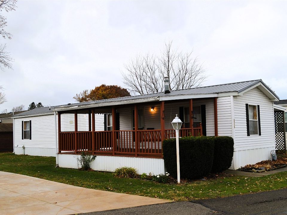 1st image of 2718 Greencrest Dr