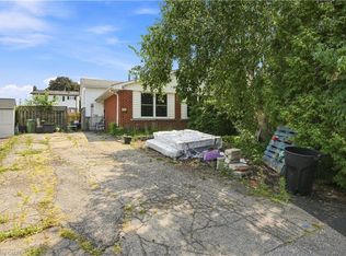 8 Brendan Ct, Hamilton, ON L8T 4R4