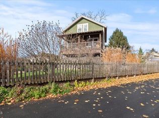 2 Steenburgh Ave, Waterford, NY 12188