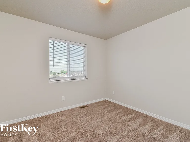 5307 Pabst Dr — Photo 11