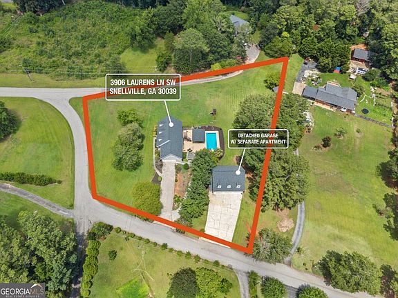 2nd image of 3906 Laurens Ln