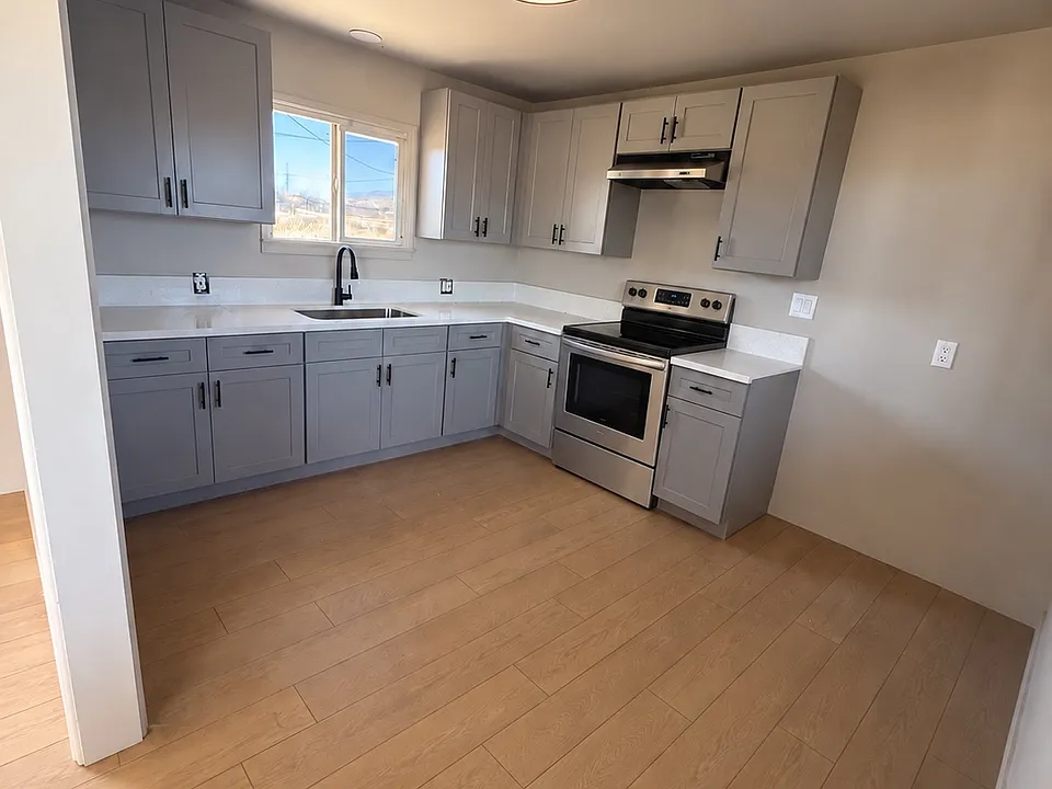 1182 W Rosamond Blvd #1
