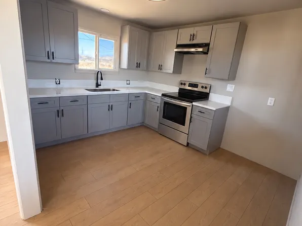 1182 W Rosamond Blvd #1, Rosamond, CA 93560
