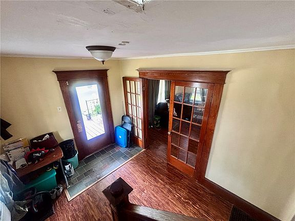 4th image of 361 Broadwell Ave