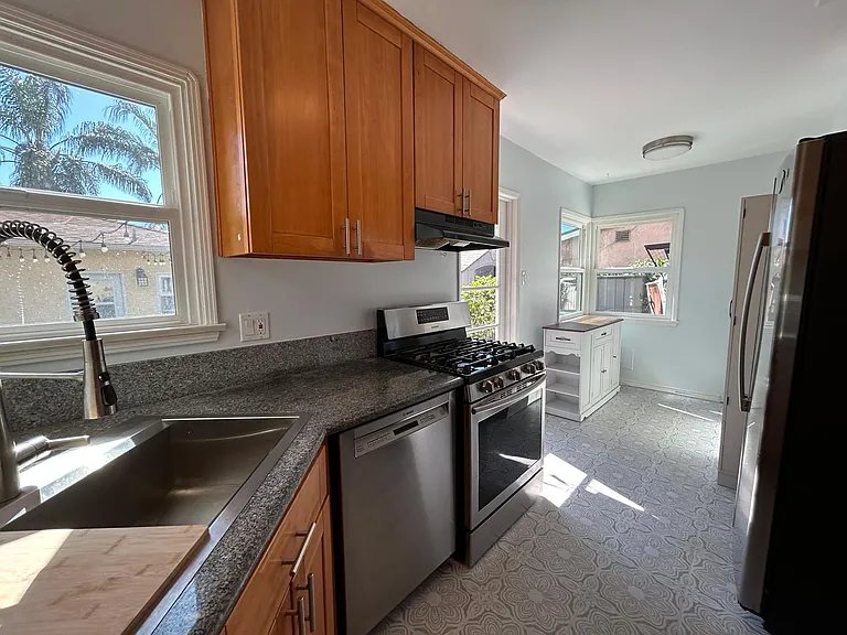2190 Oregon Ave — Photo 27