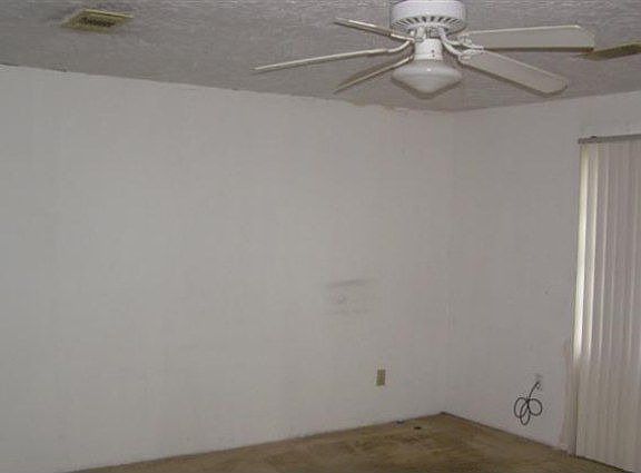 5th image of 1116 Washington St