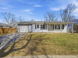 1714 Arrowhead Dr, Bloomington, IL 61704