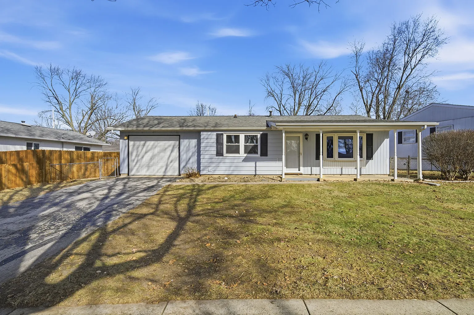 1714 Arrowhead Dr photo 1