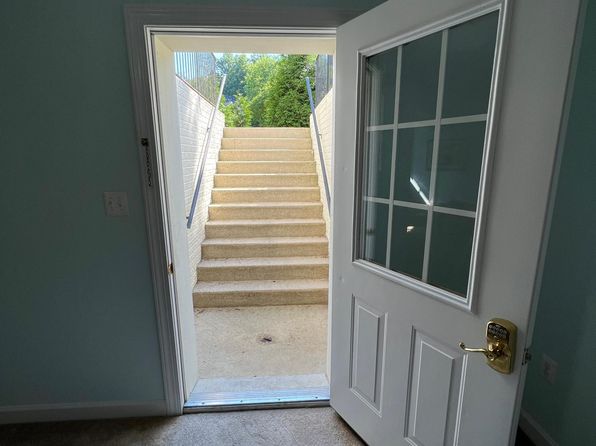 7808 Thornfield Ct, Fairfax Station, VA 22039