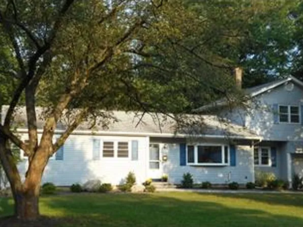 10 Delwood Ct, Ramsey, NJ 07446