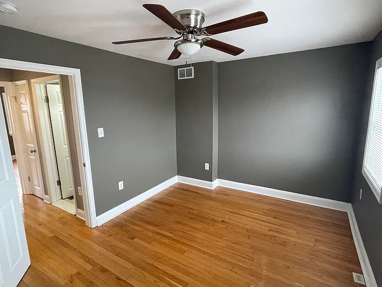 340 Gusryan St — Photo 14