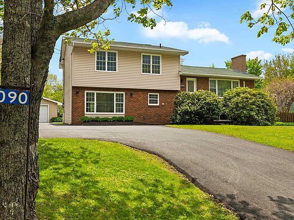 3rd image of 1090 Montague Rd