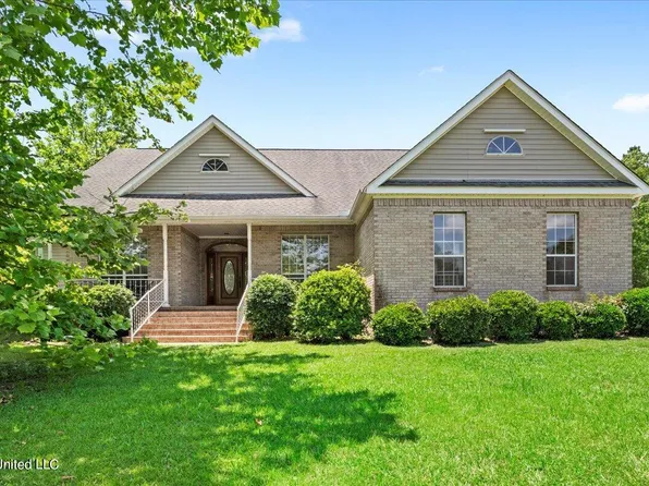16409 W Lake Dr, Vancleave, MS 39565