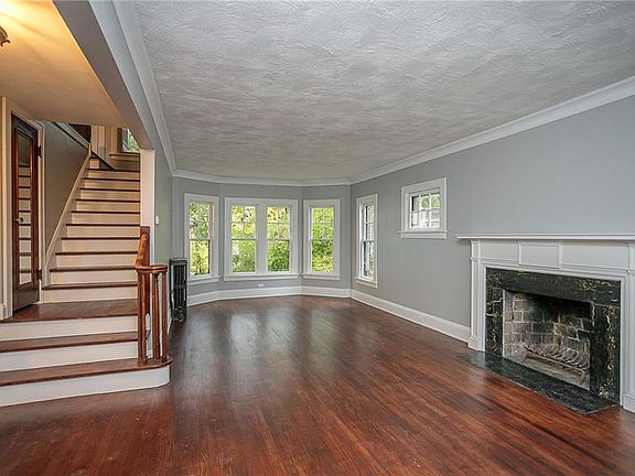 4th image of 3725 Washington Blvd