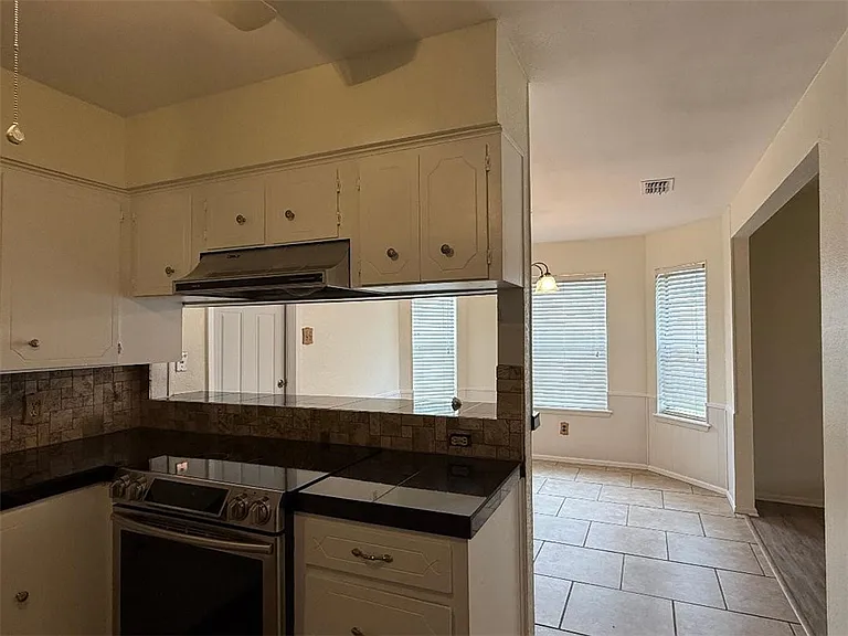 110 Timberview St — Photo 6