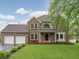 46 Nottingham Dr, Eatontown, NJ 07724