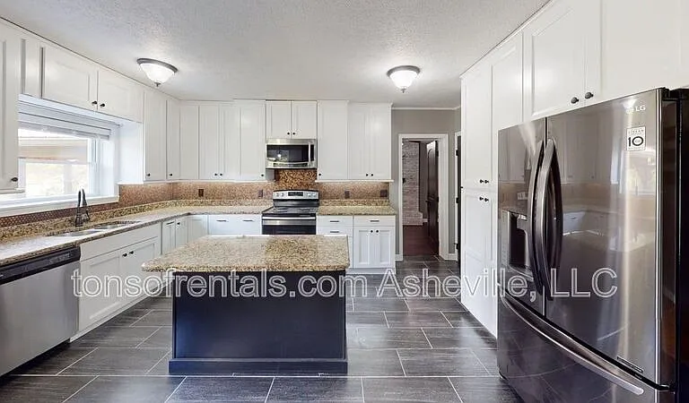 423 Crest Rd — Photo 9