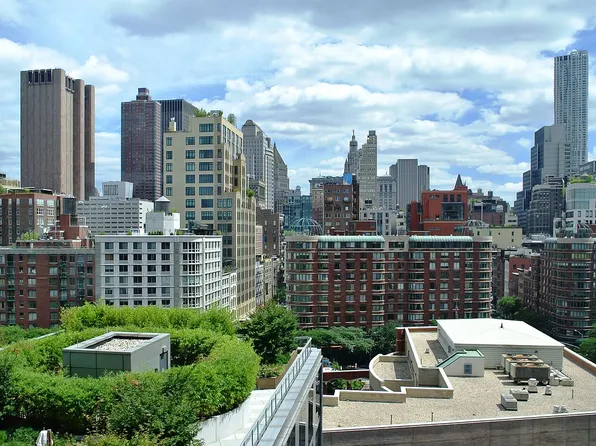 200 Chambers St APT 10F, New York, NY 10007