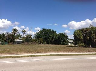713 Wildwood Pkwy, Cape Coral, FL 33904