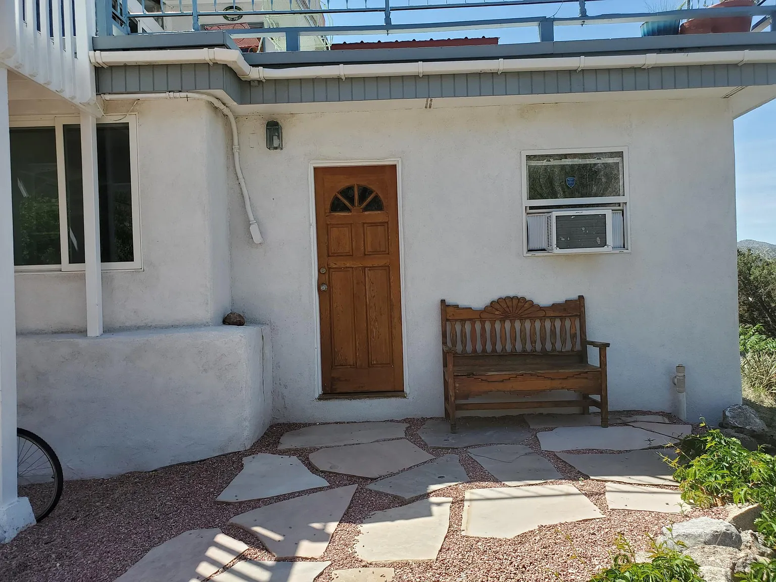 12 Monticello Dr — Photo 2