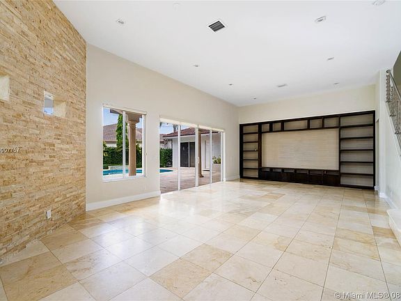 5th image of 2467 Eagle Run Dr