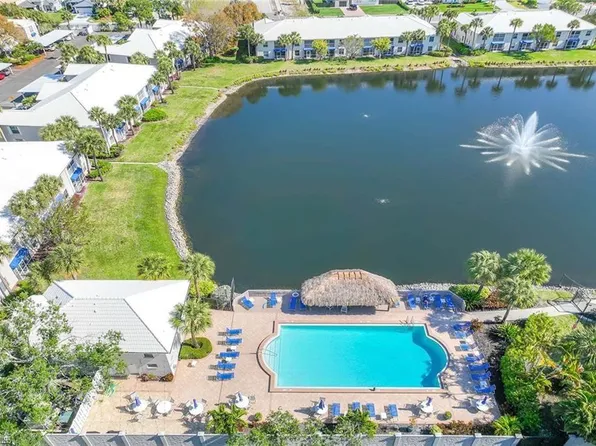 870 Gulf Pavilion Dr #201, Naples, FL 34108