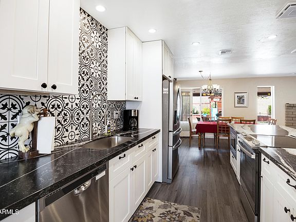 2nd image of 1026 E RENEE Drive