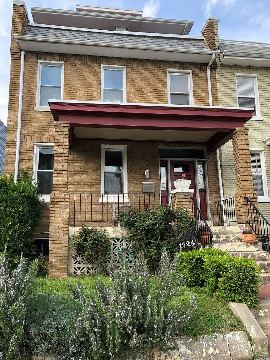 1724 Independence Ave SE photo 1