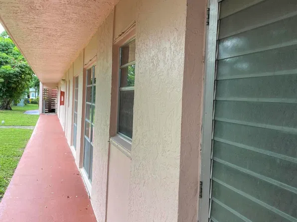 11 GOLFS EDGE A, West Palm Beach, FL 33417