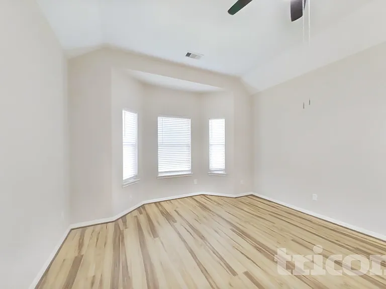 8523 W Highlands Xing — Photo 10